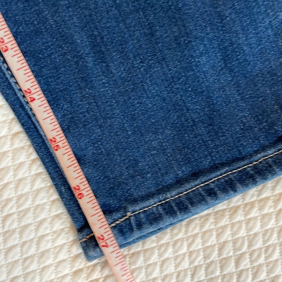 AG Stevie ankle jean 31R. Minor distressing at pocket. - Picture 8 of 8